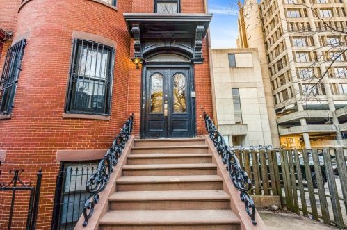 81 Brookline St, Boston MA exterior