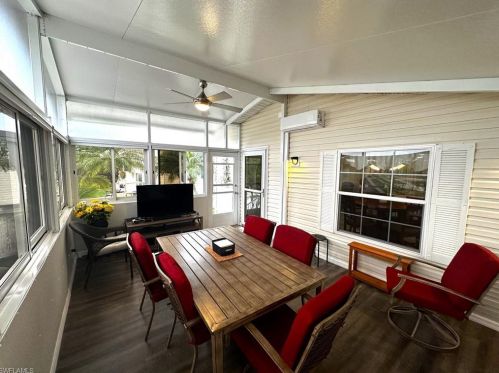 1438 Diamond Lake Cir, Naples FL 34114-9217 exterior