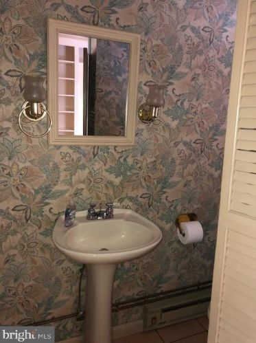 241 Mary St, Lancaster PA 17603-3329 exterior