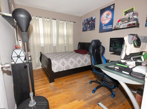 802 Rodgers Ct, Rahway NJ 07065-3616 exterior