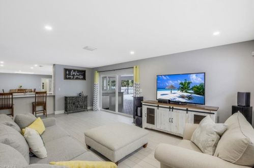 3155 70 St, Naples FL 34105-7221 exterior