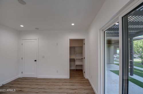 4043 44th Pl, Phoenix AZ  85018-5401 exterior