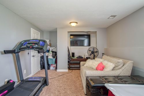 6610 Summer Shores Dr, Grand Rapids MI 49548-7002 exterior