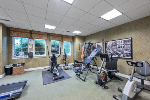 1203 Gatherings Dr, Paterson NJ 07508-1379 exterior