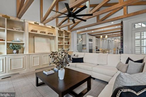 613 Royal St, Alexandria VA  22314-2031 exterior