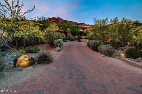 13841 Cyn Dr, Phoenix AZ 85016-2403 exterior