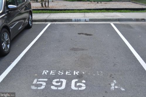 2295 Emerald Hts Ct, Herndon VA 20191-1714 exterior