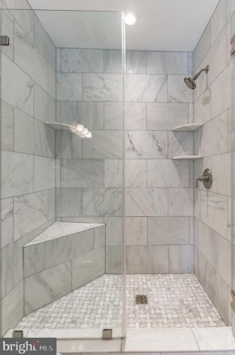 1122 Kensington Rd, Mc Lean VA 22101-2918 exterior