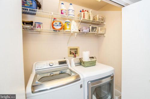 607 Sayre Dr, Princeton NJ 08540-5859 exterior