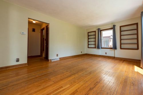 2325 89, Milwaukee WI 53226-1802 exterior