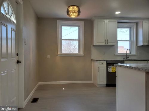 7054 Dorcas St, Philadelphia PA 19111-4111 exterior