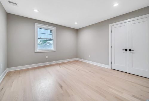 356 New Milford Ave, Dumont NJ 07628-2147 exterior