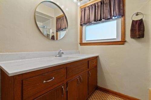 3837 75th St, Milwaukee WI 53220-1723 exterior