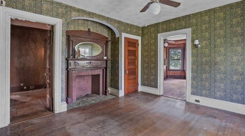 166 Adelaide Ave, Providence RI 02907-1833 exterior