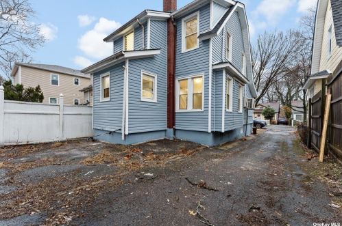 4031 Rombouts Ave, Bronx NY  10466-2513 exterior