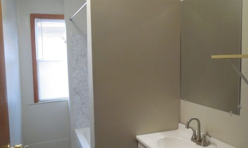 67 Hl St, West Springfield MA 01089-3416 exterior