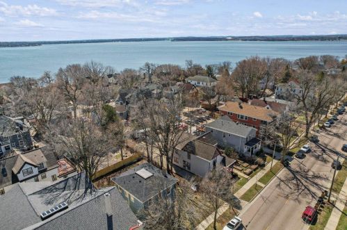 945 Jenifer St, Madison WI  53703-3521 exterior