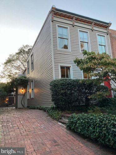 311 5 St, Washington DC 20003-1104 exterior