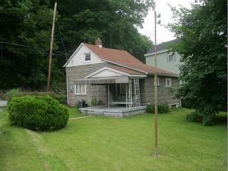 27 Jones St, Pittsburgh, PA 15223-1720