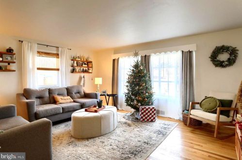 1131 Hermosa Ave, Lancaster PA 17601-1526 exterior