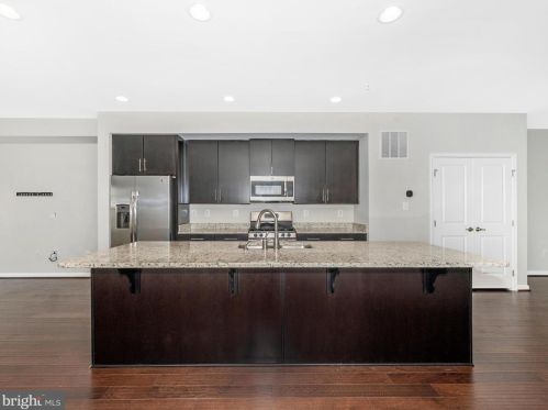 22213 Broadway Ave, Clarksburg MD 20871-3430 exterior