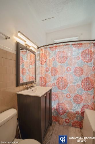 6829 Paxton Ave, Chicago IL 60649-3212 exterior