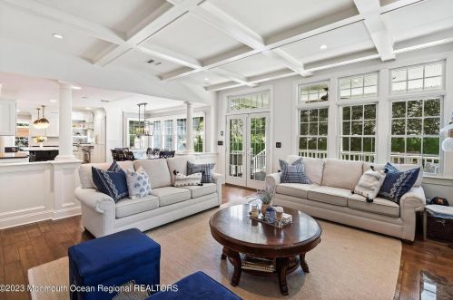 25 Crst Dr, Little Silver NJ 07739-1318 exterior