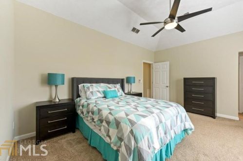 9158 Carroll Manor Dr, Atlanta GA  30350-2012 exterior