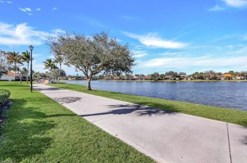 2992 Gilford Way, Naples FL 34119-7523 exterior