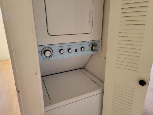 1707 Dove Tail Dr, Fort Pierce FL 34982-8016 exterior