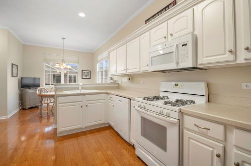 16342 Cres Lk Dr, Joliet IL 60403-1643 exterior