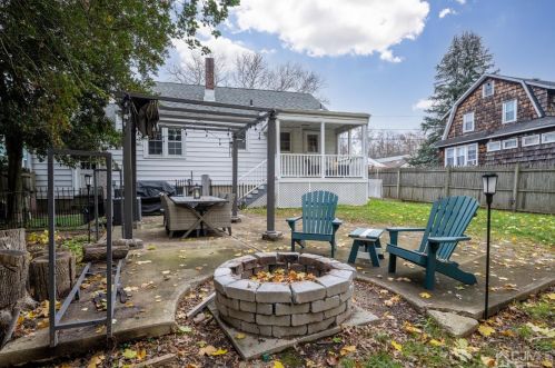 133 Hoover Ave, Edison NJ 08837-2669 exterior