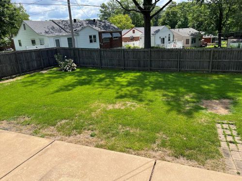 9562 Ldg Pole Ln, Saint Louis MO 63126-2160 exterior