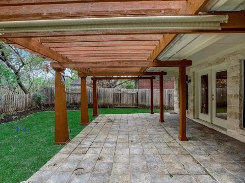 4520 Eagle Feather Dr, Austin TX 78735-6466 exterior