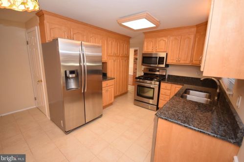 7605 Anamosa Way, Rockville MD  20855-2608 exterior