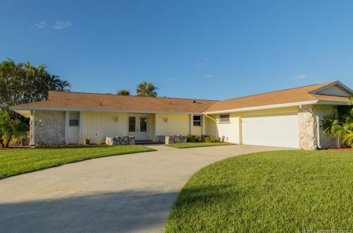 1579 Sunshine Ave, Fort Pierce FL  34952-6011 exterior