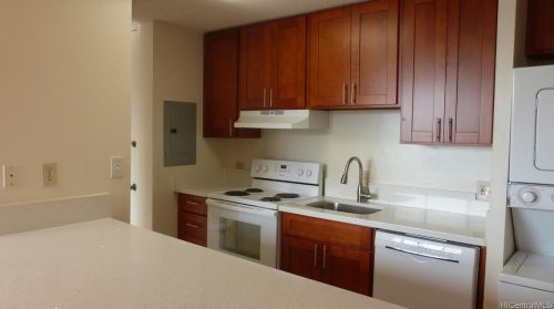 909 Ala Nanala St, Honolulu HI 96818-2951 exterior