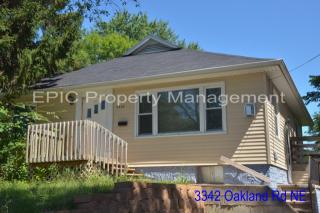 3342 Oakland Rd, Cedar Rapids IA  52402-5565 exterior