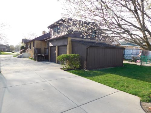 10401 Central Park Ave, Chicago IL  60655-3111 exterior