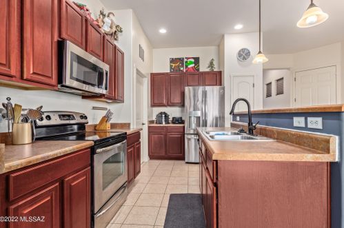 8770 Perry Park Cir, Tucson AZ  85730-1302 exterior