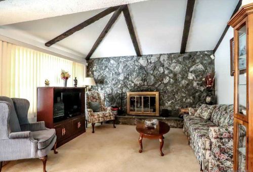 17 Eustace Dr, Commack NY 11725-5318 exterior