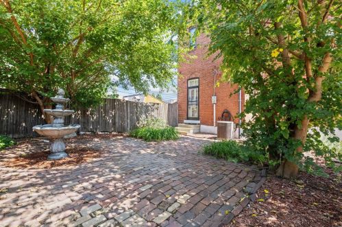 1715 Hickory St, Saint Louis MO 63104-2932 exterior