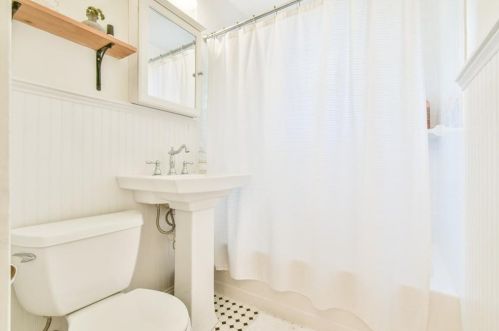 2209 Clairmont Ter, Atlanta GA 30345-2316 exterior