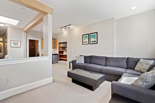 420 Tripoli St, Pittsburgh PA 15212-4855 exterior