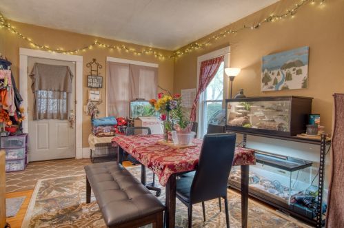 947 Fremont Ave, Grand Rapids MI 49504-4367 exterior