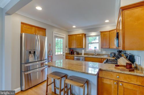 2813 Memorial St, Alexandria VA  22306-1743 exterior