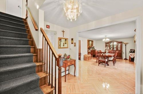 130 Mtn Rd, Seymour CT 06483-2039 exterior