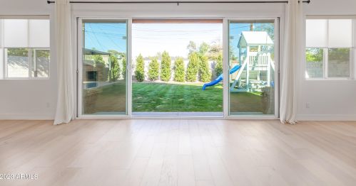 4239 42nd St, Phoenix AZ  85018-4207 exterior