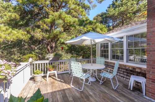 15 Mary Rd, Eastham MA 02642-2927 exterior