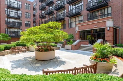 333 Hubbard St, Chicago IL 60654-4923 exterior